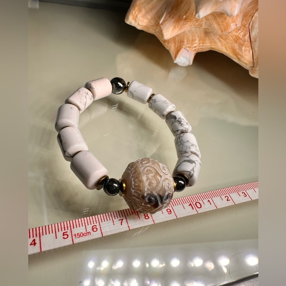 HOWLITE + TIBETAN JAK NATURAL STONES BRACELET size 7” - Picture 9 of 10